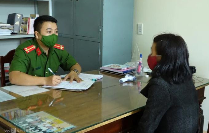 Lật tẩy nhóm tín dụng đên bắt người vay chụp ảnh, quay video quan hệ tình dục để thế chấp