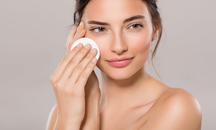 Làm Điệu chia sẻ cách sử dụng nước tẩy trang đúng chuẩn