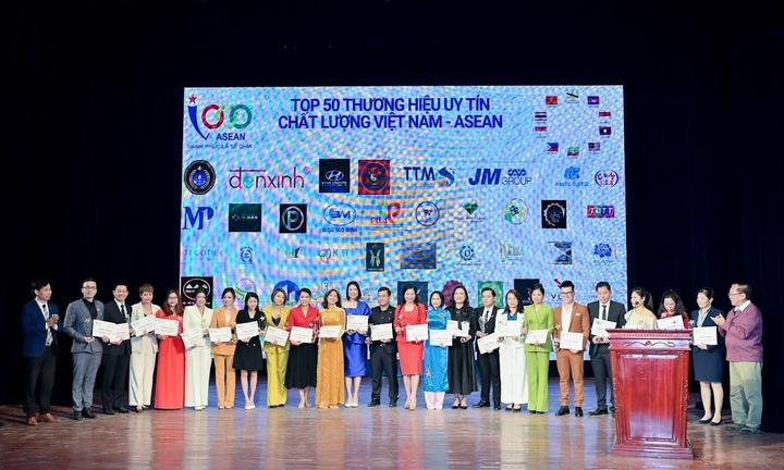 Bách Thiên Hương lọt “Top 50 Thương hiệu uy tín chất lượng Việt Nam - ASEAN năm 2021”