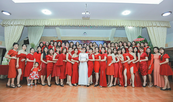 Cô giáo Mầm non 9x bước ra khỏi vùng an toàn và thành công nhờ KINH DOANH ONLINE.