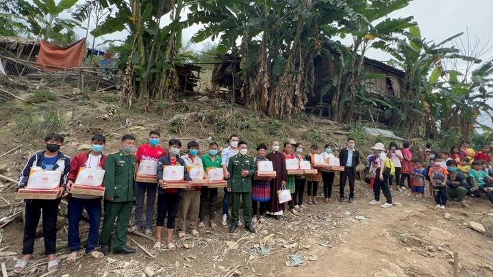 Tập Đoàn Viễn Đông Nga phát quà từ thiện cho người dân khó khăn tại Mường Lát, Thanh Hóa