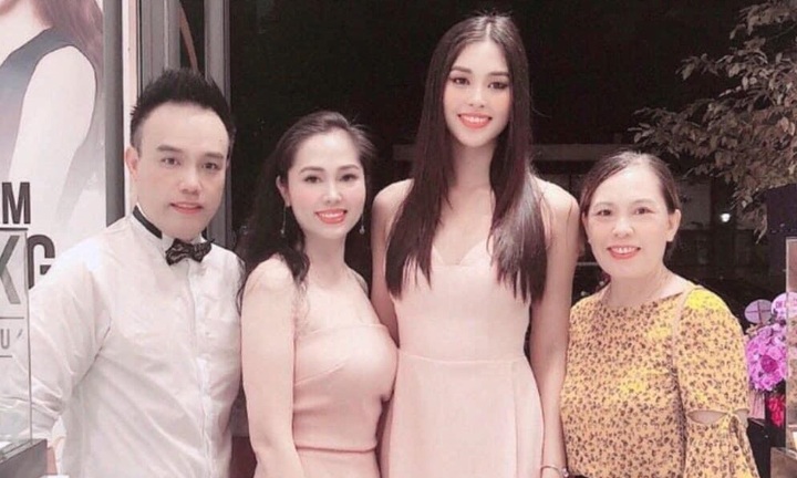 Doanh nhân Nguyễn Thị Hồng Gấm xinh đẹp và nổi bật khi “đọ dáng” cùng dàn Hoa hậu Việt Nam