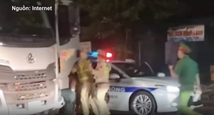 Xử lý nam thanh niên bỏ chạy khi gặp chốt kiểm tra nồng độ cồn