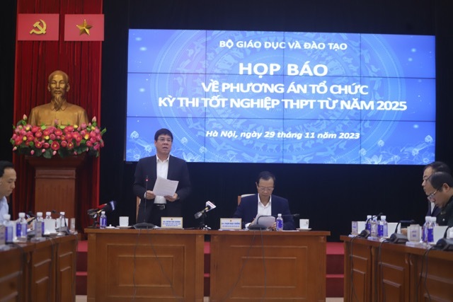 Bộ GD&ĐT nói gì việc văn bản chốt phương án thi công bố trước cuộc họp công khai chính thức?