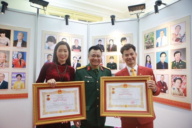 Xuân Bắc cùng nhiều nghệ sĩ nhận danh hiệu NSND