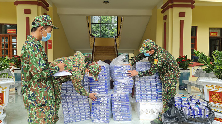 An Giang: Mật phục, thu giữ gần 5.000 gói thuốc lá nhập lậu