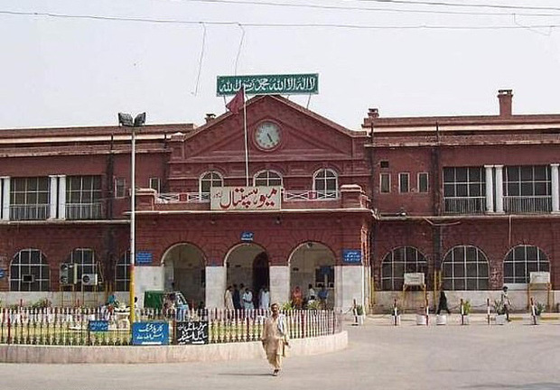 Cụ bà 80 tuổi tử vong sau ca phẫu thuật bởi cựu nhân viên bảo vệ đóng giả bác sĩ