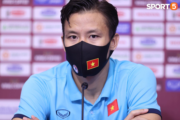 Quế Ngọc Hải bị đội bạn gây áp lực khi đá phạt: