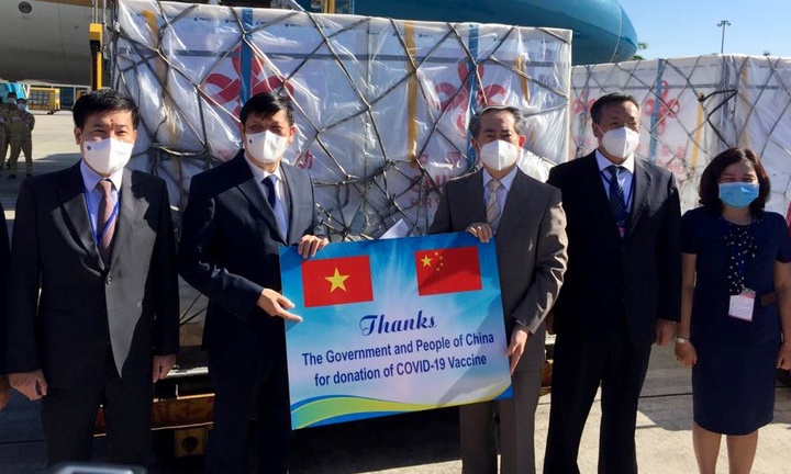 Việt Nam tiếp nhận 500.000 liều vaccine Vero-Cell của Sinopharm