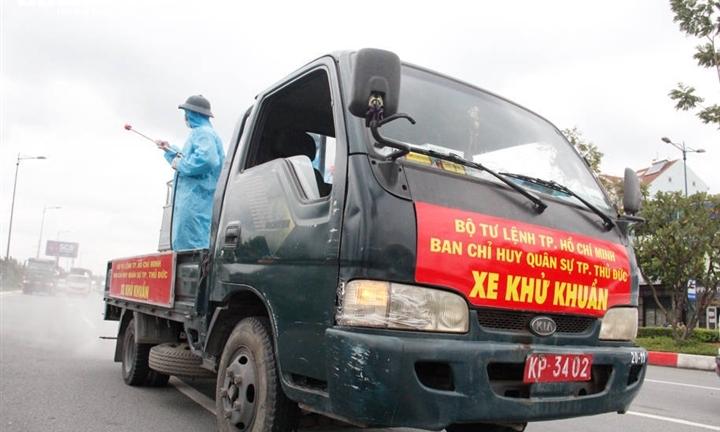 Video: Quân đội huy động 500 lượt xe, tiến hành đợt khử khuẩn quy mô lớn nhất tại TP.HCM