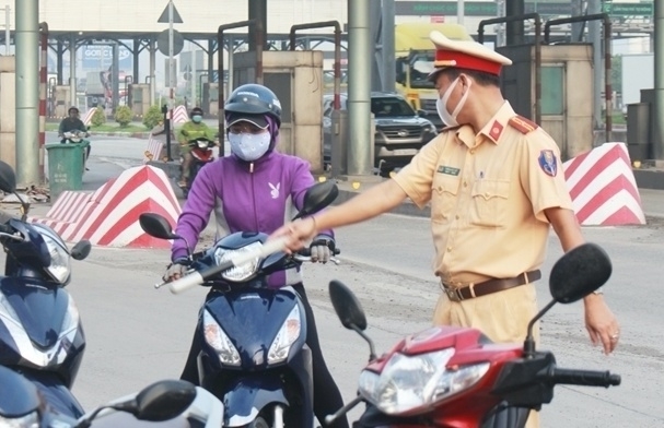 TP.HCM: Hơn 1.000 người bị xử phạt sau tuần đầu siết chặt quy định giãn cách 