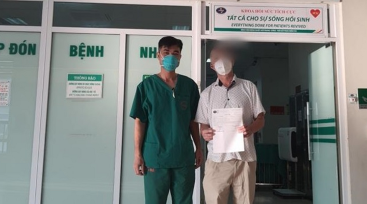 Bệnh nhân COVID-19 có nhiều bệnh lý nền hồi phục sau 13 ngày điều trị hồi sức 
