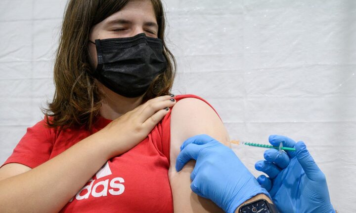 Giám đốc BioNTech:  Vaccine Pfizer hiệu quả với biến thể Delta, mũi thứ 3 tạo 