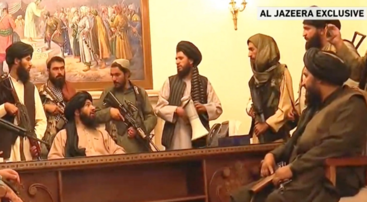 Video: Hình ảnh lãnh đạo Taliban giành quyền kiểm soát cung điện Tổng thống Ghani