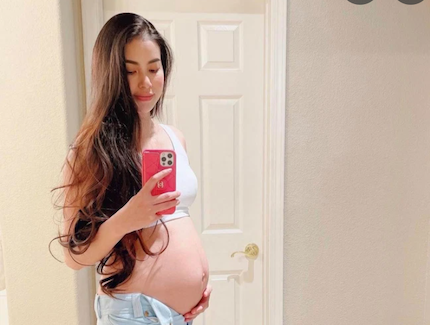 Phạm Hương lần đầu khoe bụng bầu quý tử Apollo, người hâm mộ hết lời xuýt xoa