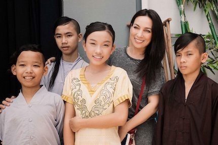 Báo Hàn Quốc đưa tin về Phi Nhung, gọi cô là 