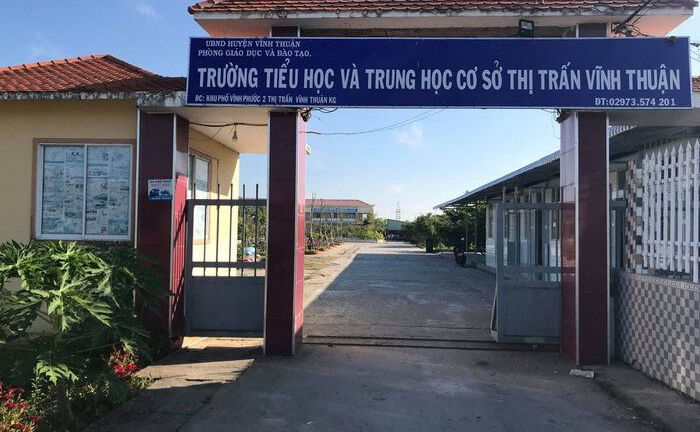 Tạm đình chỉ công tác một hiệu trưởng ở Kiên Giang