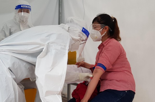 TP.HCM: Ngăn chặn tình trạng đổ xô đi xét nghiệm kháng thể sai mục đích