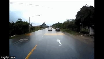 Tin tức tai nạn giao thông mới ngày 18/10: Xe Vios vượt ẩu, gây hoạ cho xe khác