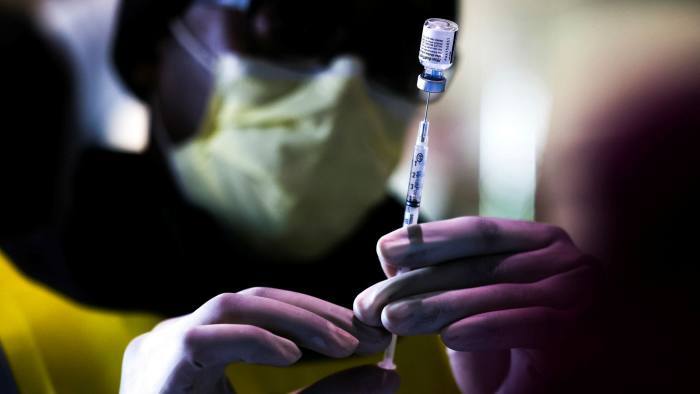 Nghịch lý về thành công của Pfizer trong cuộc đua vaccine ngừa COVID-19