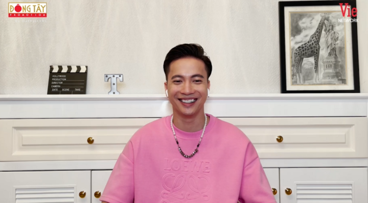 Ca Sĩ Bí Ẩn tập 26: ST Sơn Thạch tiết lộ đã cướp nụ hôn đầu đời của 