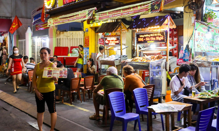TP.HCM: Dự kiến mở lại dịch vụ ăn uống tại chỗ ở một vài nơi trong tuần tới