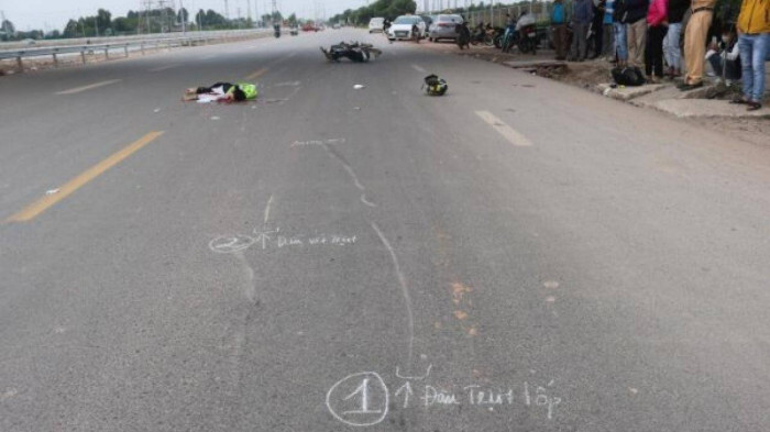 Tin tức tai nạn giao thông mới ngày 25/10: Phóng nhanh, đấu đầu ô tô, nam công nhân tử vong thương tâm