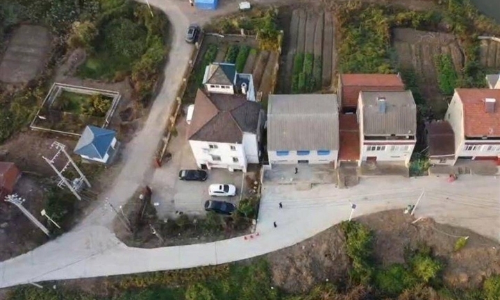 Cảnh sát Trung Quốc truy lùng nghi phạm thảm sát cả gia đình một quan chức Vũ Hán