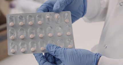 Thử nghiệm vaccine ngừa COVID-19 dạng uống tại Nam Phi