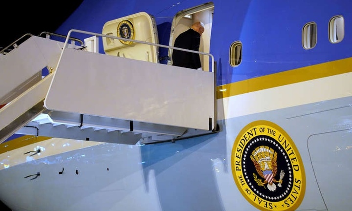 Một người trong phái đoàn cùng ông Biden tới châu Âu mắc COVID-19