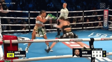 Nữ võ sĩ mất chức vô địch thể giới sau màn KO gây sốc khiến cô 