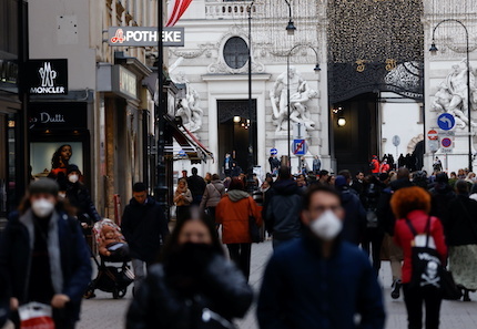 Quốc gia châu Âu đầu tiền bắt buộc toàn dân tiêm vaccine ngừa COVID-19