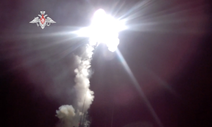 Video: Tên lửa siêu thanh Zircon của Nga xoá sổ mục tiêu cách 400 km trong cuộc thử nghiệm mới nhất