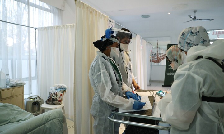 Nam Phi ghi nhận ít ca bệnh nặng do biến thể Omicron hơn so với 2 làn sóng dịch trước