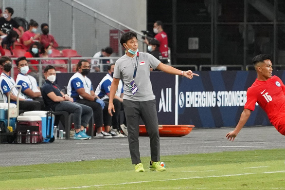 AFF Cup 2020: HLV tuyển Singapore khóc sau trận thua Thái Lan 0-2