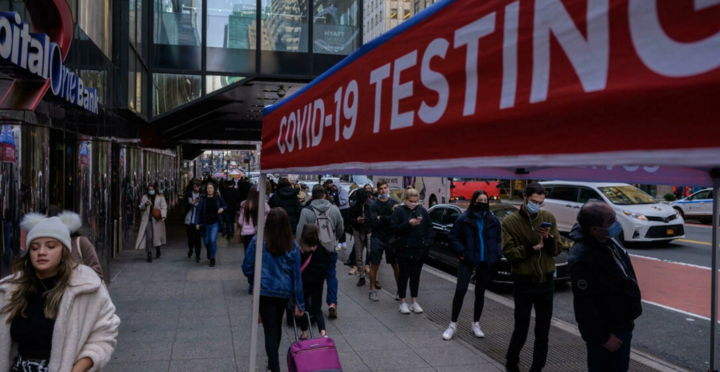 Biến thể Omicron khiến người New York lo lắng cơn 'ác mộng' năm 2020 có thể tái diễn