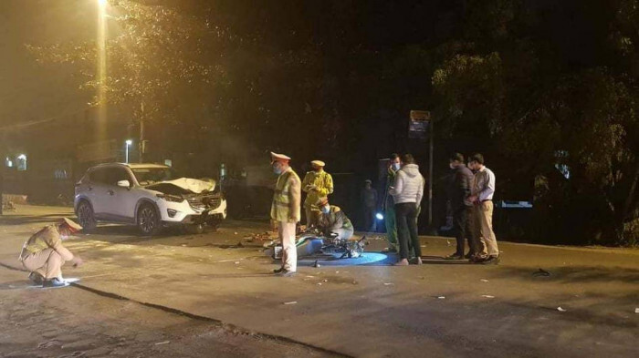 Tin tức tai nạn giao thông mới ngày 23/12: Tông đầu xe Mazda, thanh niên đi xe máy tử vong tại chỗ