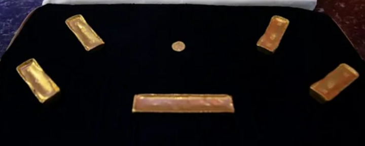 Thỏi vàng bị đánh cắp trong con tàu đắm năm 1764 được hoàn trả cho Pháp