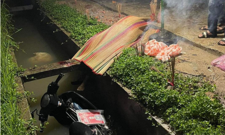Quảng Nam: Xe máy lao xuống mương nước, một người tử vong