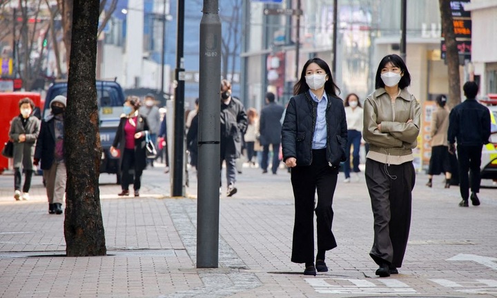 Mối lo Omicron lùi dần, Hàn Quốc dỡ bỏ hầu hết hạn chế COVID-19