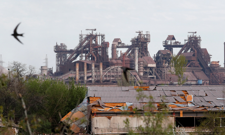 Tin tức Ukraine mới nhất ngày 2/5: Pháo kích tiếp diễn ở nhà máy thép Azovstal
