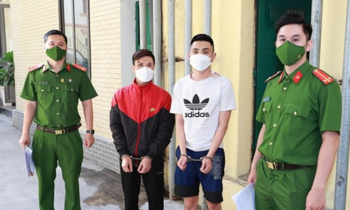 Hải Phòng: Hai đối tượng say xỉn lao xe vào hiện trường vụ tai nạn, hành hung công an