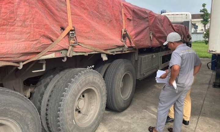 Tin tức tai nạn giao thông mới ngày 12/5: Xe đầu kéo rời hiện trường sau tai nạn giao thông khiến 1 người từ vong