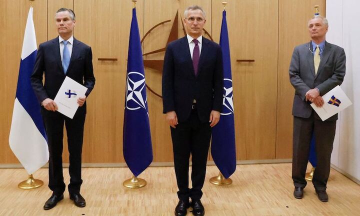 Phần Lan và Thuỵ Điển chính thức nộp đơn xin gia nhập NATO