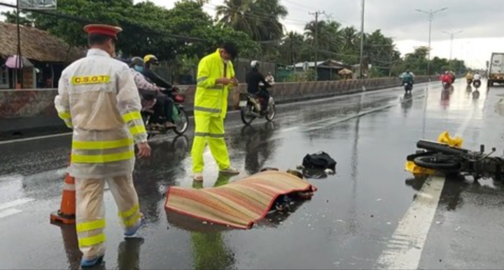 Tin tức tai nạn giao thông mới ngày 19/5: Ngã ra đường sau va chạm xe máy, người đàn ông bị xe tải tông tử vong