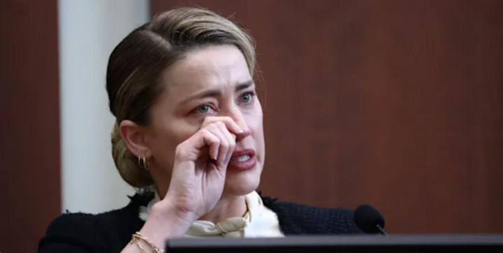 Huấn luyện viên diễn xuất khẳng định Amber Heard không giả vờ khóc