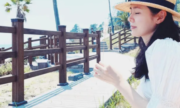 Son Ye Jin khoe ảnh mặt mộc cực phẩm, dân mạng dồn sự chú ý vào một chi tiết
