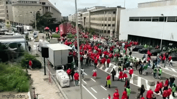 Video: Hàng chục nghìn biểu tình ở “thủ đô” EU phản đối tăng chi phí sinh hoạt và kêu gọi NATO 