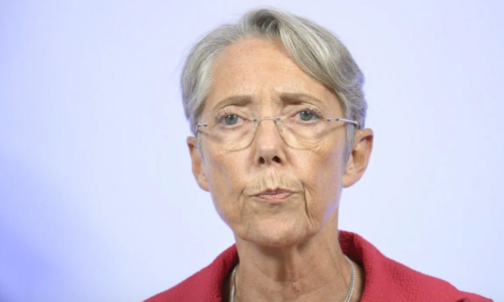 Tổng thống Macron bác đơn từ chức của thủ tướng Pháp