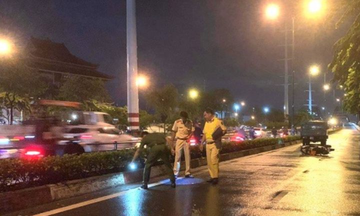 Tin tức tai nạn giao thông mới ngày 27/6: Điều khiển xe máy va dải phân cách, 2 sinh viên thương vong